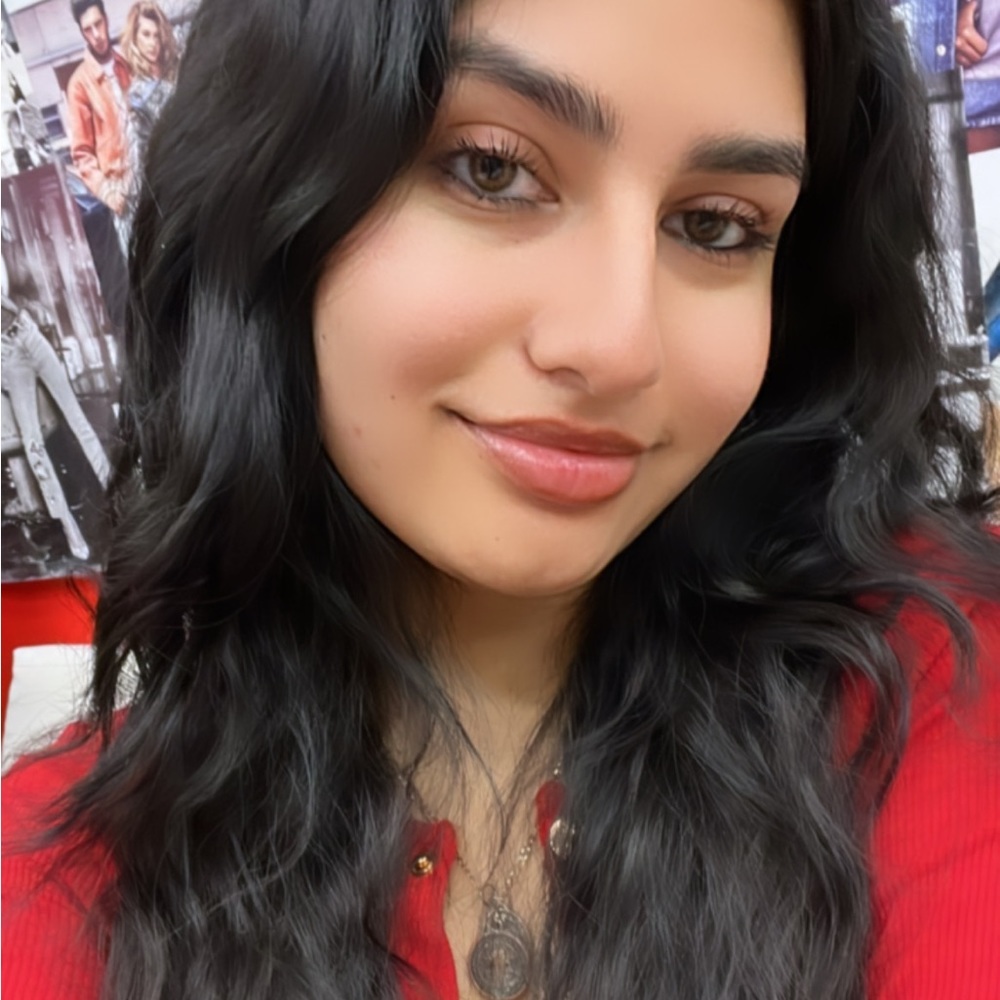 Meet your Posher, Alexis